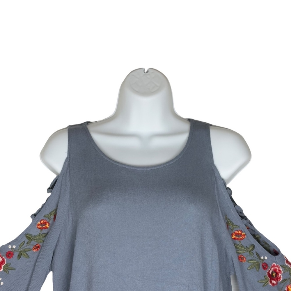 Umgee Gray Floral Embroidered Cold Shoulder Angel Sleeve Tunic Top Small - Picture 4 of 12